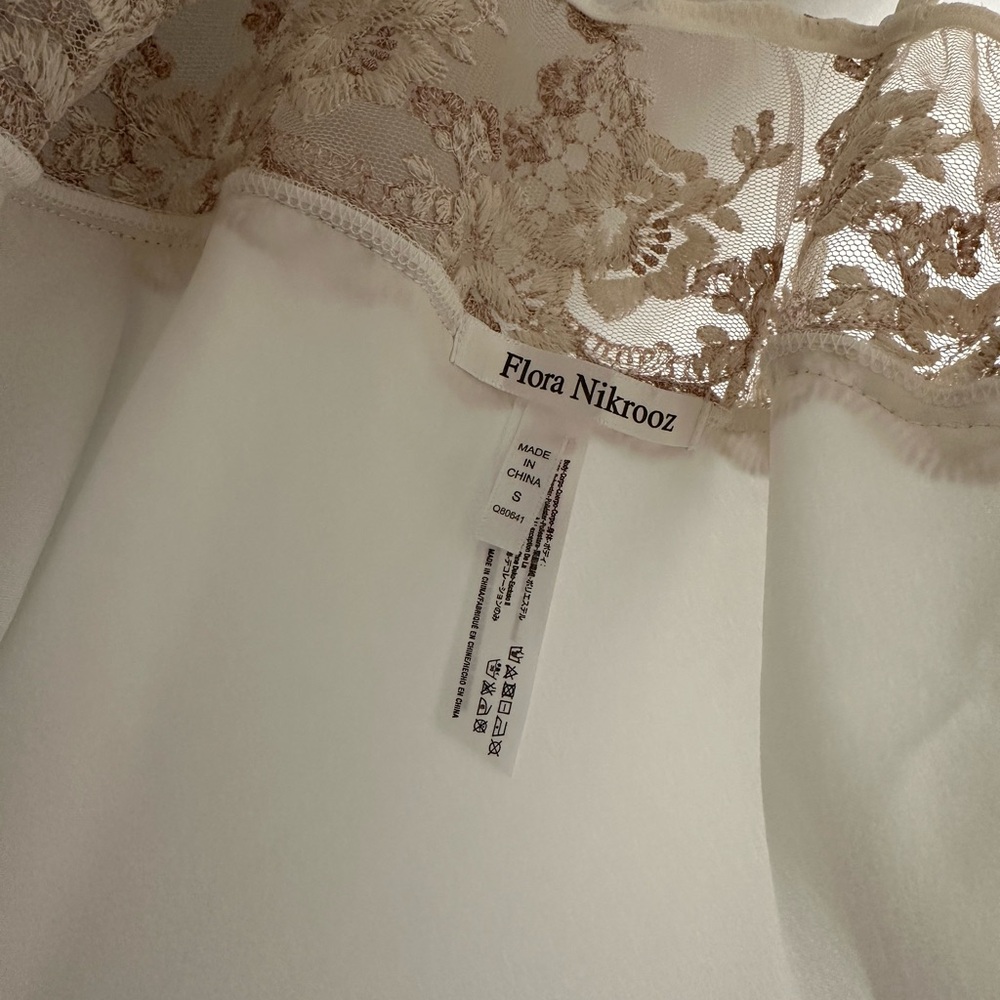 Flora Nikrooz Slip and Robe - Picture 6 of 6